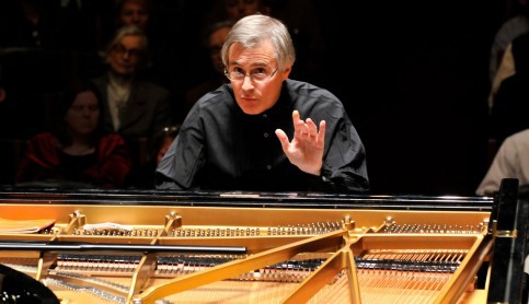 Imagen noticia - El carismático pianista Christian Zacharias ofrece un recital en el Teatro Pérez Galdós
